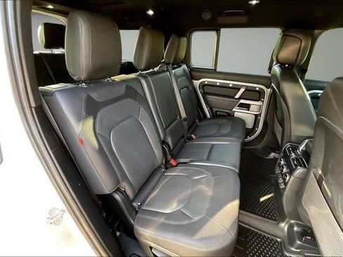 Used 2023 Land Rover Defender 130 X-Dynamic SE AWD/4WD image 26