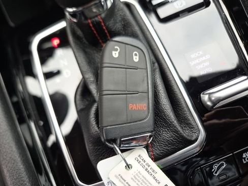 Used 2025 Jeep Compass Trailhawk image 8