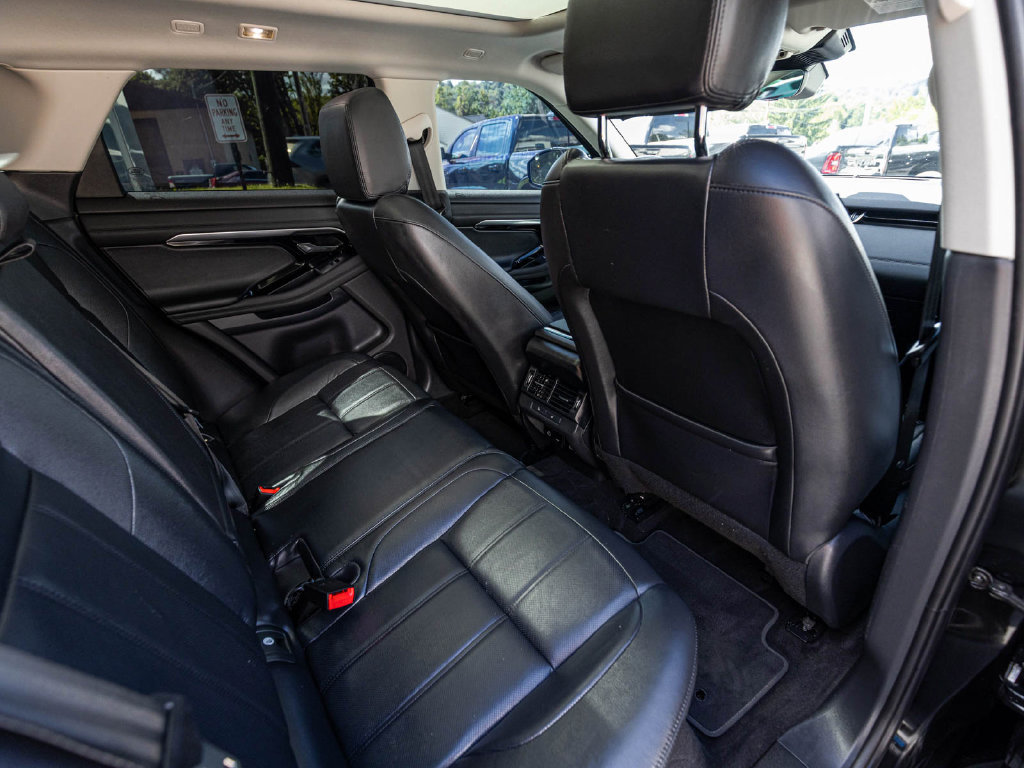 Used 2023 Land Rover Range Rover Evoque R-Dynamic SE AWD/4WD image 32