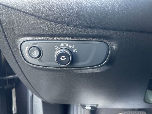 Used 2022 Chevrolet Equinox LT image 33