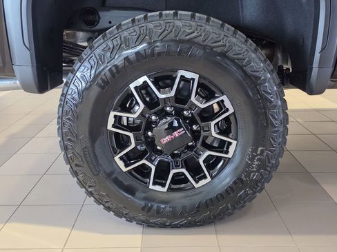 New 2026 GMC Sierra 2500 AT4X w/ LPO, Black Badging Package AWD/4WD image 31