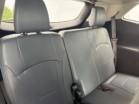 Used 2020 Buick Enclave Essence w/ Sport Touring Edition FWD image 9