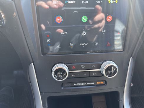 Used 2023 Ford Edge SEL image 25