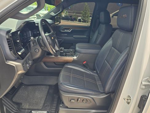 Used 2023 Chevrolet Silverado 1500 High Country AWD/4WD image 13