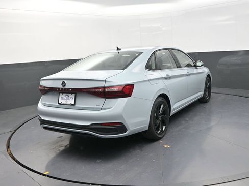 New 2026 Volkswagen Jetta SE image 8