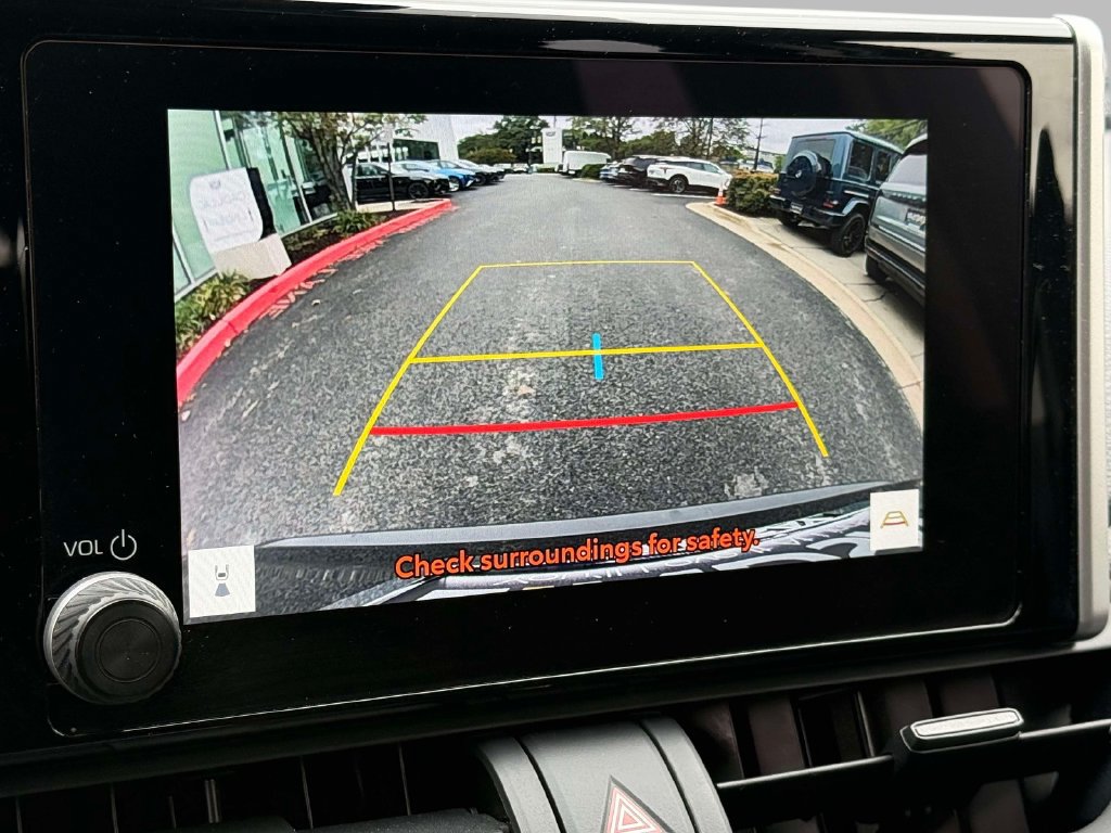 Used 2025 Toyota RAV4 LE AWD/4WD image 7