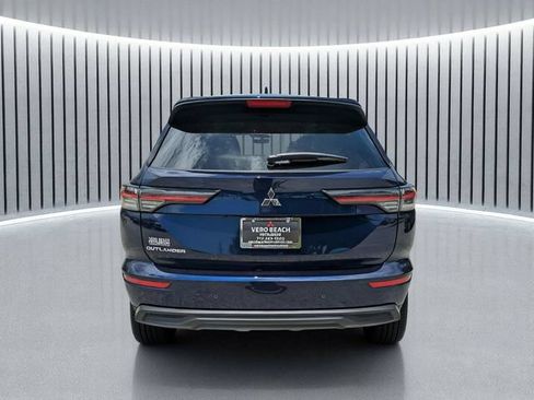 New 2026 Mitsubishi Outlander ES FWD image 5