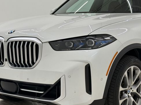 Certified 2024 BMW X5 xDrive40i w/ Premium Package AWD/4WD image 12