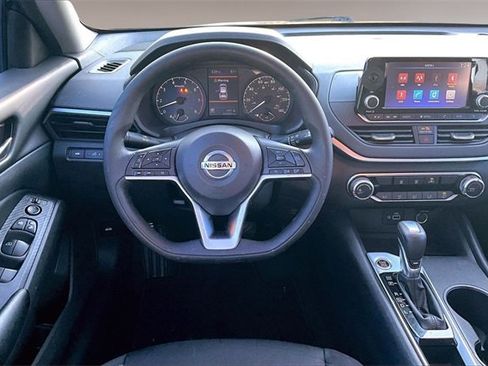 Used 2022 Nissan Altima 2.5 S image 8