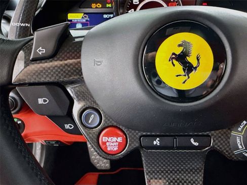 Used 2020 Ferrari 812 Superfast RWD image 22
