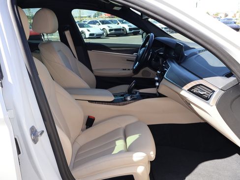 Used 2020 BMW 530e w/ Convenience Package RWD image 31