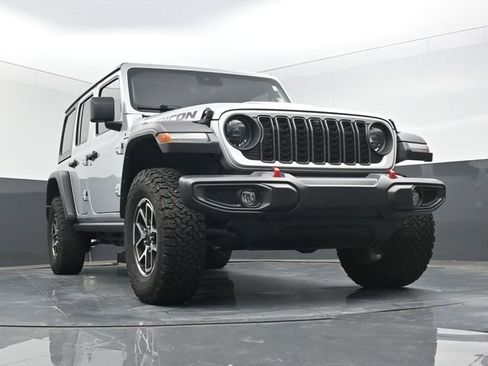 Used 2024 Jeep Wrangler Unlimited Rubicon w/ Technology Group AWD/4WD image 49