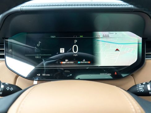 New 2026 Land Rover Range Rover SE image 13