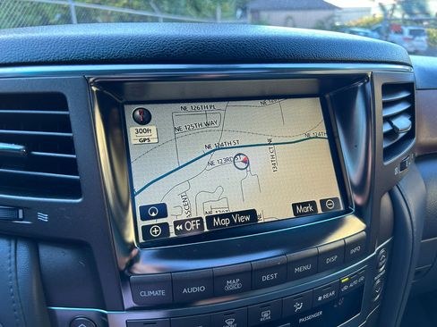 Used 2009 Lexus LX 570 4WD image 22