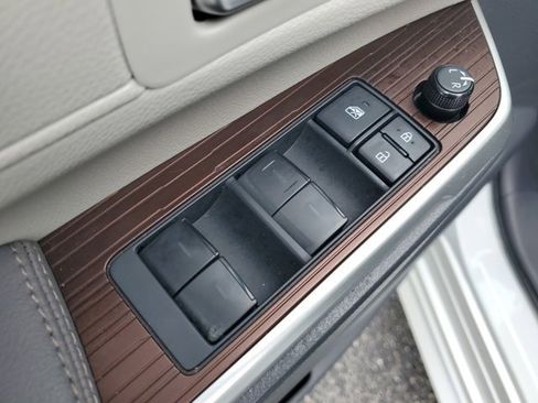 Used 2024 Toyota Sienna XLE image 15