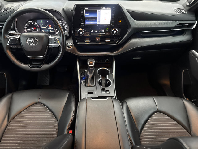 Used 2021 Toyota Highlander XSE FWD image 10