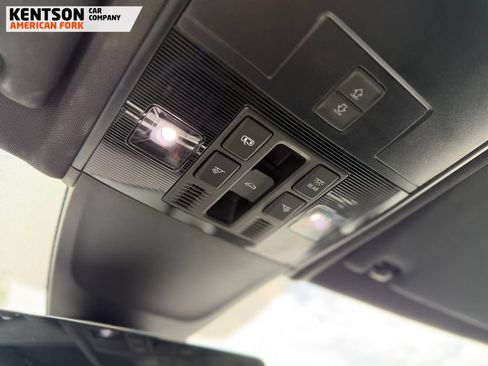 Used 2022 Volkswagen Tiguan SEL R-Line AWD/4WD image 19