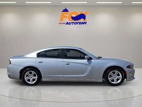 Used 2022 Dodge Charger SXT w/ Leather Interior Group image 6