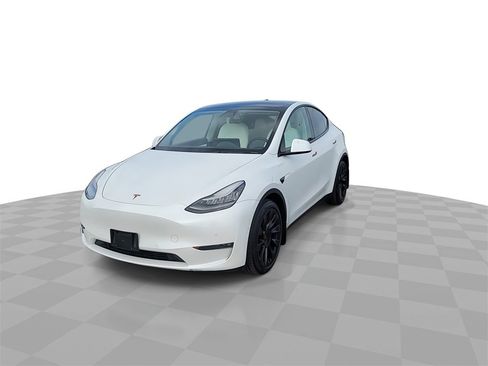 Used 2021 Tesla Model Y Long Range image 3
