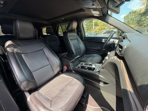 Used 2020 Ford Explorer Limited w/ Class III Trailer Tow Package AWD/4WD image 9