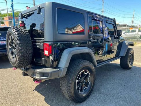 Used 2015 Jeep Wrangler Unlimited Rubicon AWD/4WD image 2