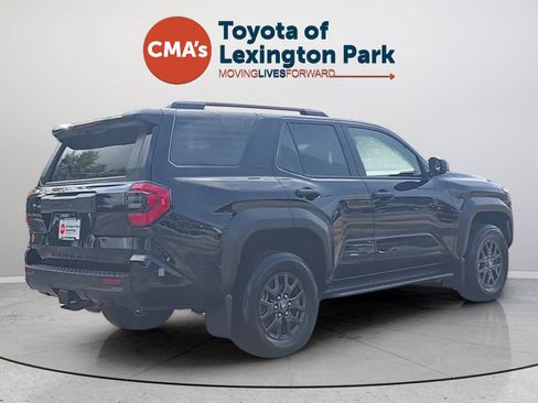 Used 2026 Toyota 4Runner SR5 AWD/4WD image 5