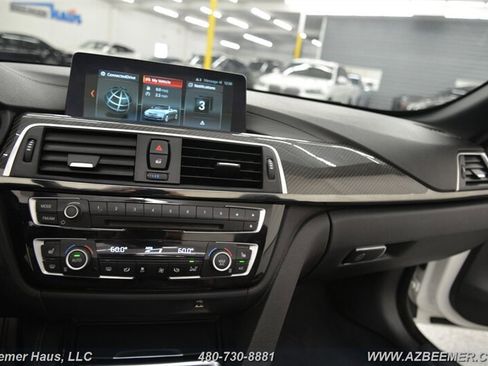 Used 2018 BMW M4 Convertible image 25