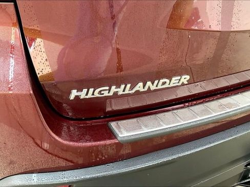 Used 2019 Toyota Highlander XLE image 8