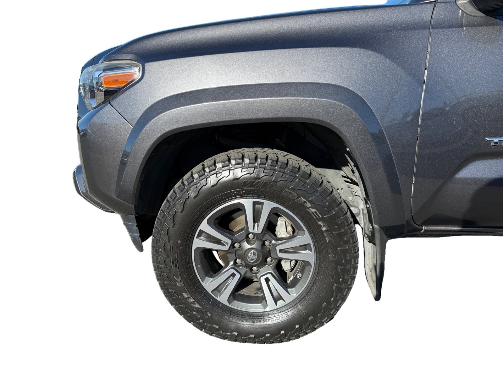 Used 2018 Toyota Tacoma TRD Sport AWD/4WD image 9
