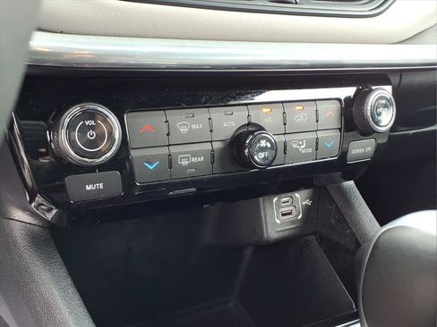 Used 2024 Jeep Compass Limited AWD/4WD image 5