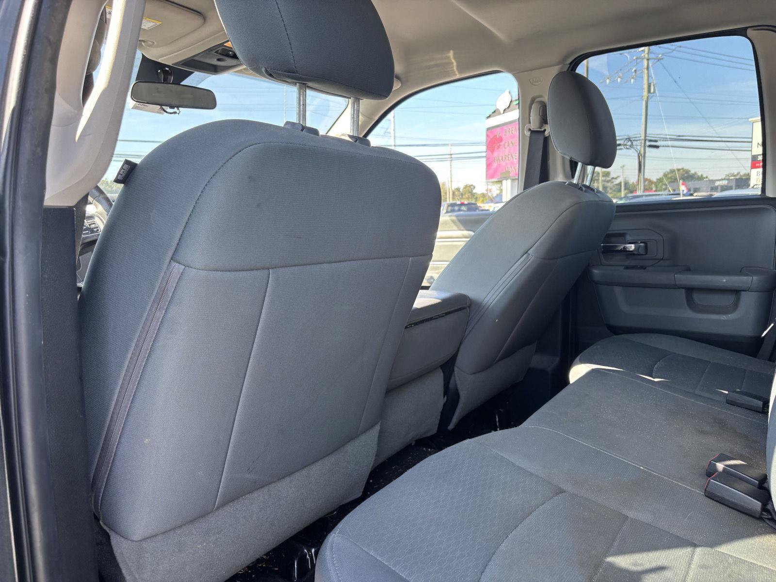 Used 2017 RAM 1500 Classic SLT AWD/4WD image 13