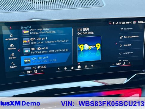 Used 2025 BMW M5 w/ Carbon Package image 30