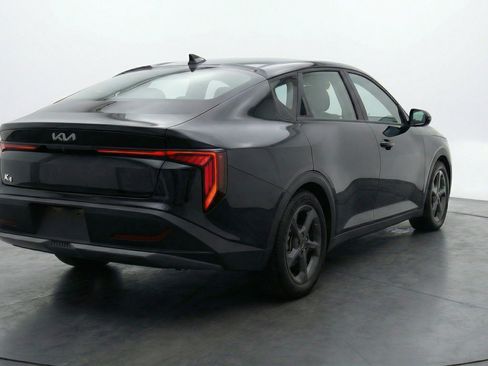 Used 2025 Kia K4 LXS image 9