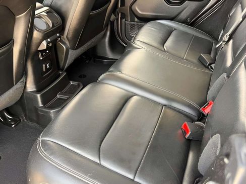Used 2020 Jeep Wrangler Unlimited Sahara w/ Uconnect 4C Nav & Sound Group AWD/4WD image 11