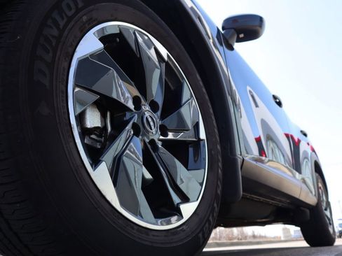 Certified 2025 Nissan Rogue SV AWD/4WD image 10