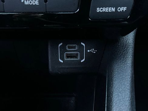 Used 2025 Jeep Compass Latitude image 25