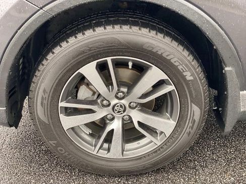 Used 2018 Toyota RAV4 XLE image 13