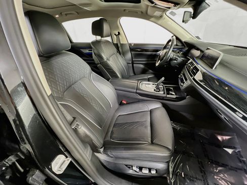 Used 2022 BMW 750i xDrive w/ Executive Package AWD/4WD image 30