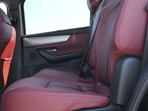 Used 2025 MAZDA CX-70 Plug-In Hybrid w/ Premium Plus image 22