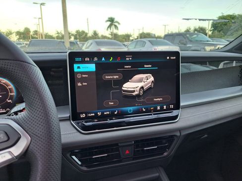 New 2026 Volkswagen Tiguan SE R-Line image 9