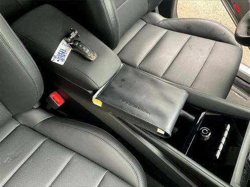 Certified 2024 Porsche Macan 4 Electric image 16