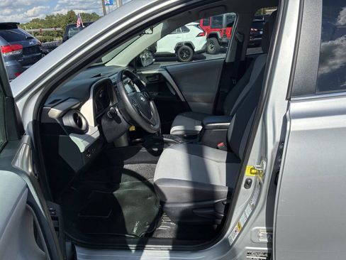 Used 2013 Toyota RAV4 LE AWD/4WD image 11