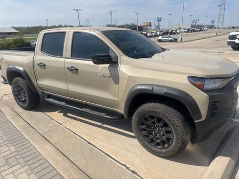 Used 2023 Chevrolet Colorado Trail Boss w/ Technology Package image 4