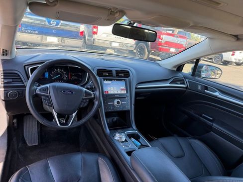 Used 2017 Ford Fusion Titanium image 9
