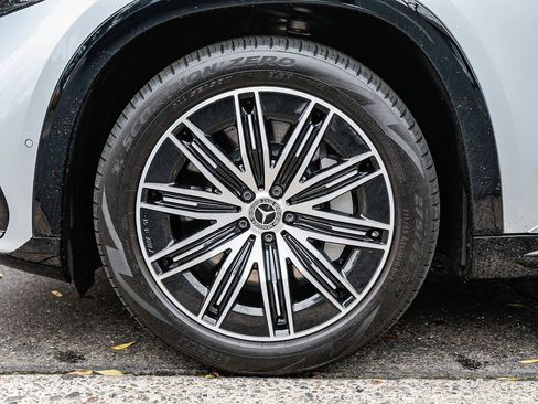 Used 2023 Mercedes-Benz EQS 580 4MATIC SUV image 9