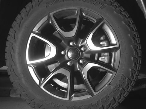 Used 2025 Jeep Compass Trailhawk image 13