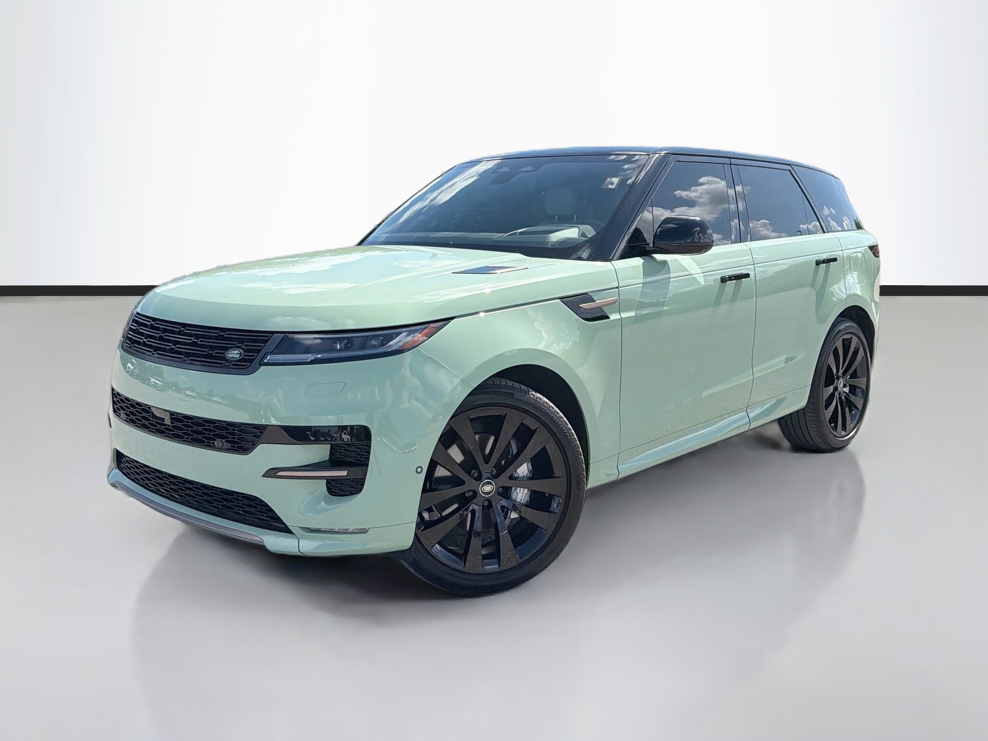 Used 2025 Land Rover Range Rover Sport Dynamic SE AWD/4WD image 1