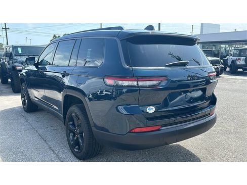 New 2026 Jeep Grand Cherokee L Limited w/ Limited Altitude Package RWD image 4