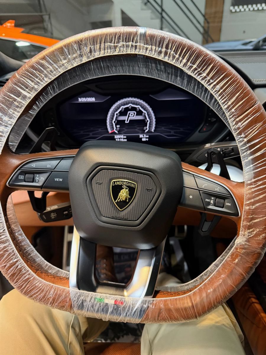 Used 2019 Lamborghini Urus AWD/4WD image 14