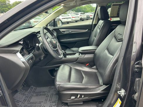 Used 2018 Cadillac XT5 Luxury w/ Driver Awareness Package AWD/4WD image 15